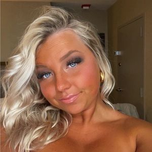 Meet your Posher, Mikayla